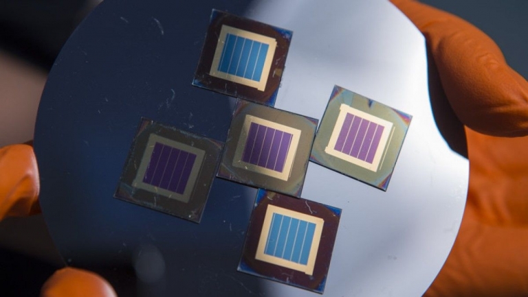 The New Highly Efficient Tandem Perovskite Solar Cell